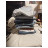 Over 10 pairs of classic jeans all in great