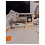 SINGER 6136 Sewing Machine