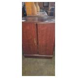 Wooden storage cabinet missing handle