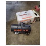 Remington 30 forced air propane heater with box