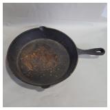 Unmarked cast iron skillet 10in
