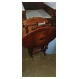 Set of 3 marching wooden oval TV trays with stand