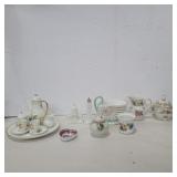 Tiny tea set, Schumann cream and sugar, and more
