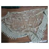 Green lace shawl with roses