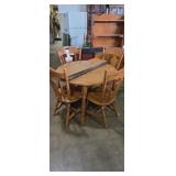 Round /oval top dinning table with 4 matching