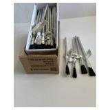 40 ct of 1/2 in Acid brushes