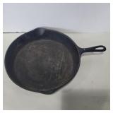 #8 cast iron unmarked skillet 11in