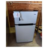 Haier small dorm size refrigerator 33"Hx19"Wx20"D