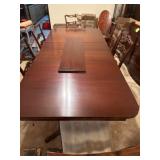 Duncan Phyfe style table Mahogany with six Shell