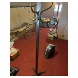 Wooden coat rack with cast-iron Bass