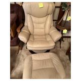 Lane Stressless Style Chair with Ottoman