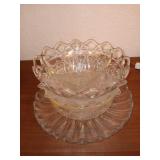 Beautiful glass serving bowls x5 13" down to 7"