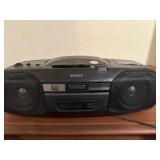 Sony portable CD player with AM/FM radio in