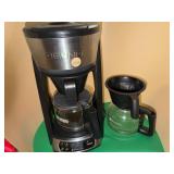 Bunn Coffee Maker with extra Pot and Coffee Drip