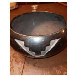 New Mexico signed pottery 9"x5"