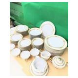 Meito China Set,12 Plates, 12 Salad Bread