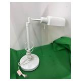Adjustable desk lamp