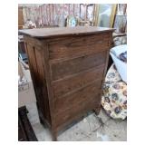 Wood chesterdrawer 32'wx46'hx17'd missing handles