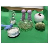 Fenton Lavender Praying Kids, Daisy Scalloped