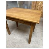 Solid wood end table 26ï¿½ x 20ï¿½ x 22ï¿½