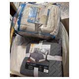 Full Queen Gray quilt and full queen Thermal