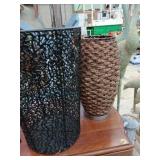 Wicker floor or table lamp 17' tall. Black metal