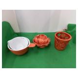 2 Cracker Barrel Measuring Bowls and 2 Tea Light
