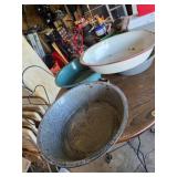 4 enamel bowls