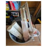 Grease gun and grease