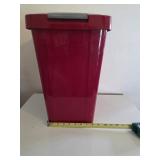 Sterlite red trash can