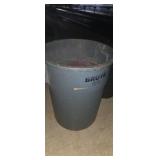 Brute gray 35gal barrel