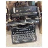 1920s-30s Underwood Model 11 manual standard