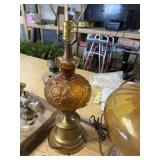 amber glass parlor-style table lamp