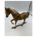 Metal horse figurine 10ï¿½ x 9ï¿½