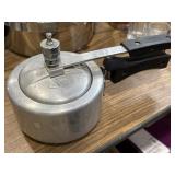 Sun-Kwik aluminum pressure cooker 5-5.5'