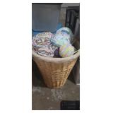 Woven laundry basket with new and used yarn