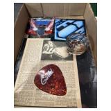Oversized guild, guitar pick, ashtray, ZZ Top