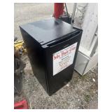 Galanz mini fridge model GLR33MBKE02