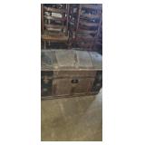 Travel trunk with linen inserts