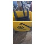 Rubbermaid mop bucket and ringer