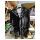 Vintage ladies velvet/faux fur coat. Size