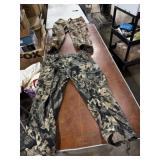 2 Hunting pants size L brand unknown