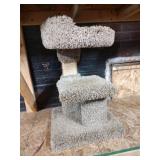 Kitty cat condo in good condition.