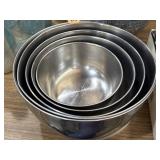 Stainless nesting bowls