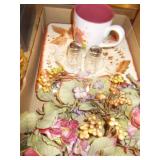 Decor & Vtg Gemco Salt & Pepper Shakers