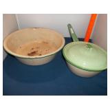 Vtg Green Trim Enamel pot w/ Lid &Bowl