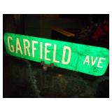 Garfield Ave Street Sign