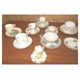 Vtg Porcelain Tea Cups & Saucers