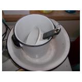 Vtg Enamelware Wash Bin, Pots w/ Black Trim