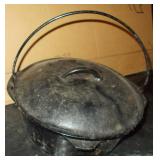 Vtg Lodge Covered Cast Iron Pot